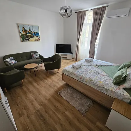 Apartment No8